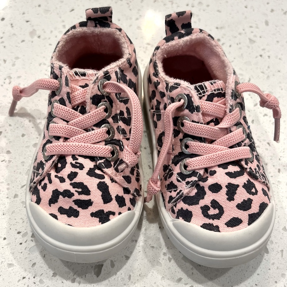 Pink cheetah toddler shoes size 4